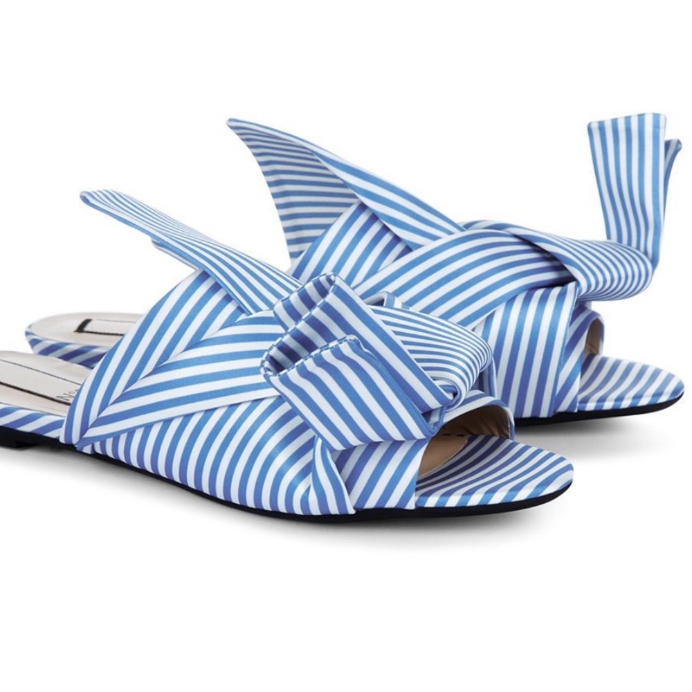 No. 21 - NWT - Striped Flat Sandals 37.5